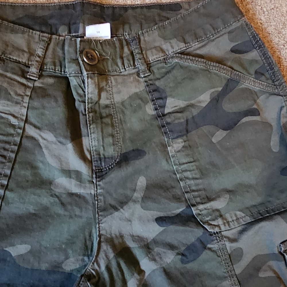 Womens capris - Picture 2 of 4